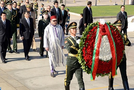 King Mohamed VI Lays Wreath of Flowers at Monument to the People’s Heroes in Beijing